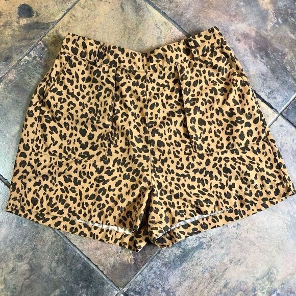 A New Day Women’s Animal Print Cheetah Shorts Size Medium - Picture 1 of 10